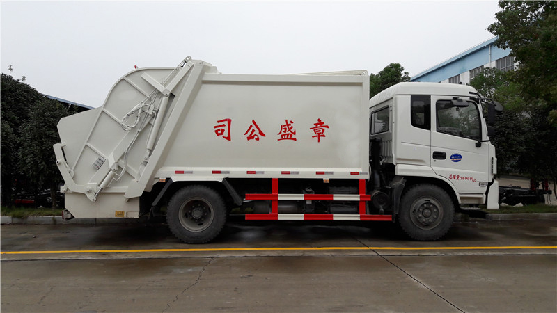 國五東風(fēng)天錦壓縮式垃圾車