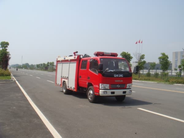 東風(fēng)多利卡水罐消防車