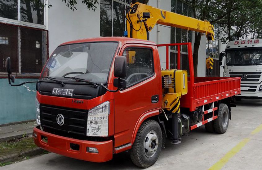 東風(fēng)2噸小型隨車吊